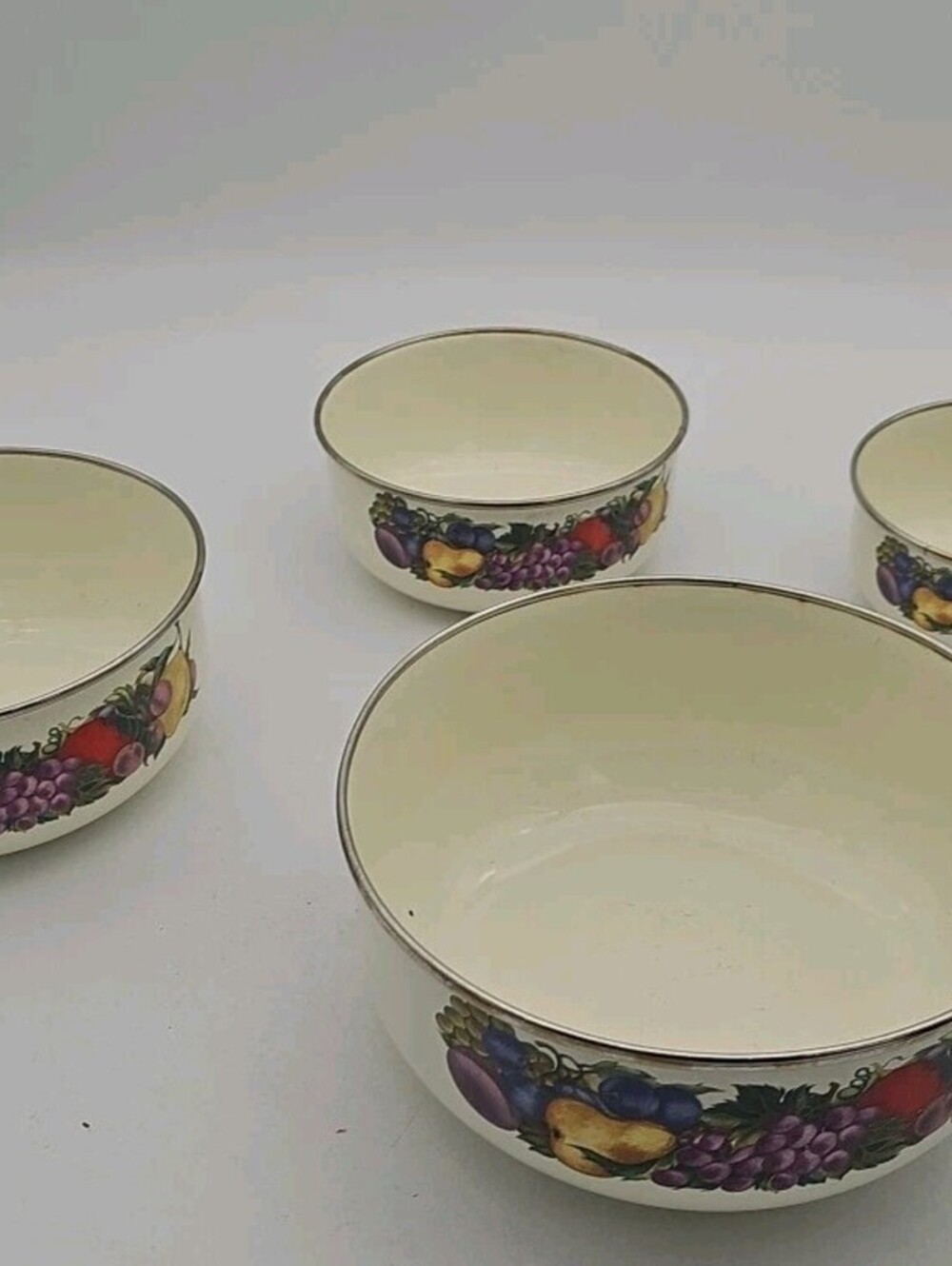 Vintage Cornucopia Enamel Metal Nesting Bowls For Cooking Baking, Set of 4